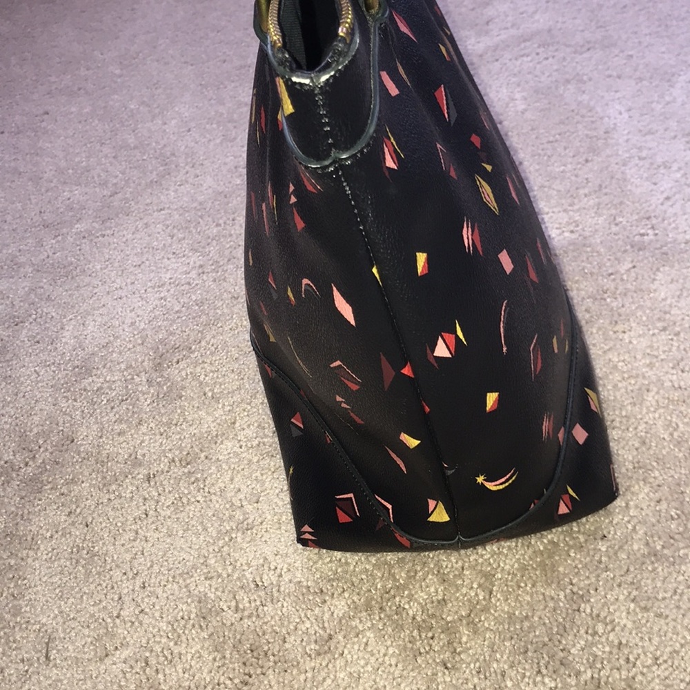 Black With Print Design Fossil Tote - image 3